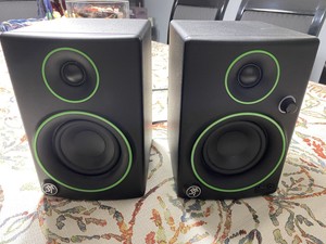 desktop studio speakers