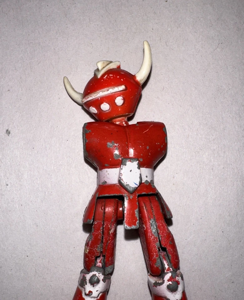 Figura diecast vintage AHI Star Fleet Robot Defender 1977 piezas de juguete de metal rojo Foto 2 de 4