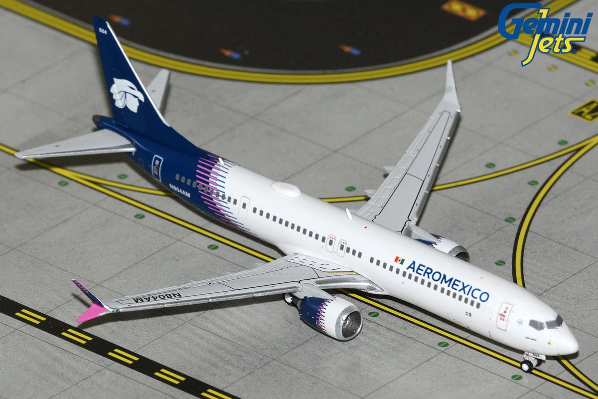 25+ GeminiJets Boeing 737 1:400 Diecast Aircraft & Spacecraft for