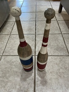 VINTAGE  2.5 & 4.5 LB. WOOD INDIAN EXERCISE JUGGLERS CLUB JUGGLING PIN CIRCUS