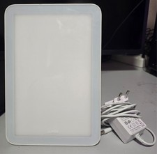 Tageslichtlampe Lumie/Measuring just 24 x 16 cm, Mini packs an impressive 10,000