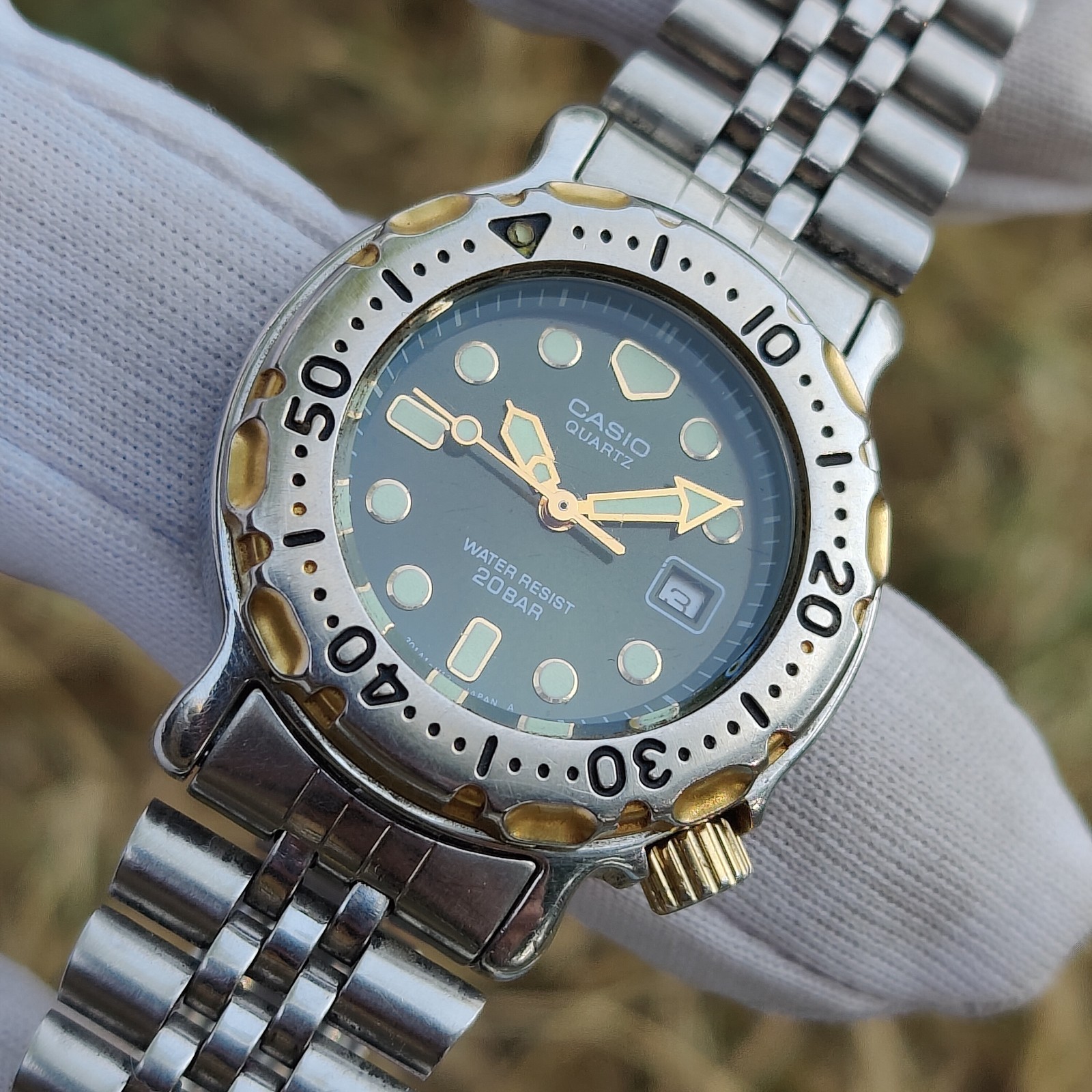 Watch Bezel Japan Rotating Dial Casio  LD-718 Rare Women   Quartz Made Green - vintagewatches.pk