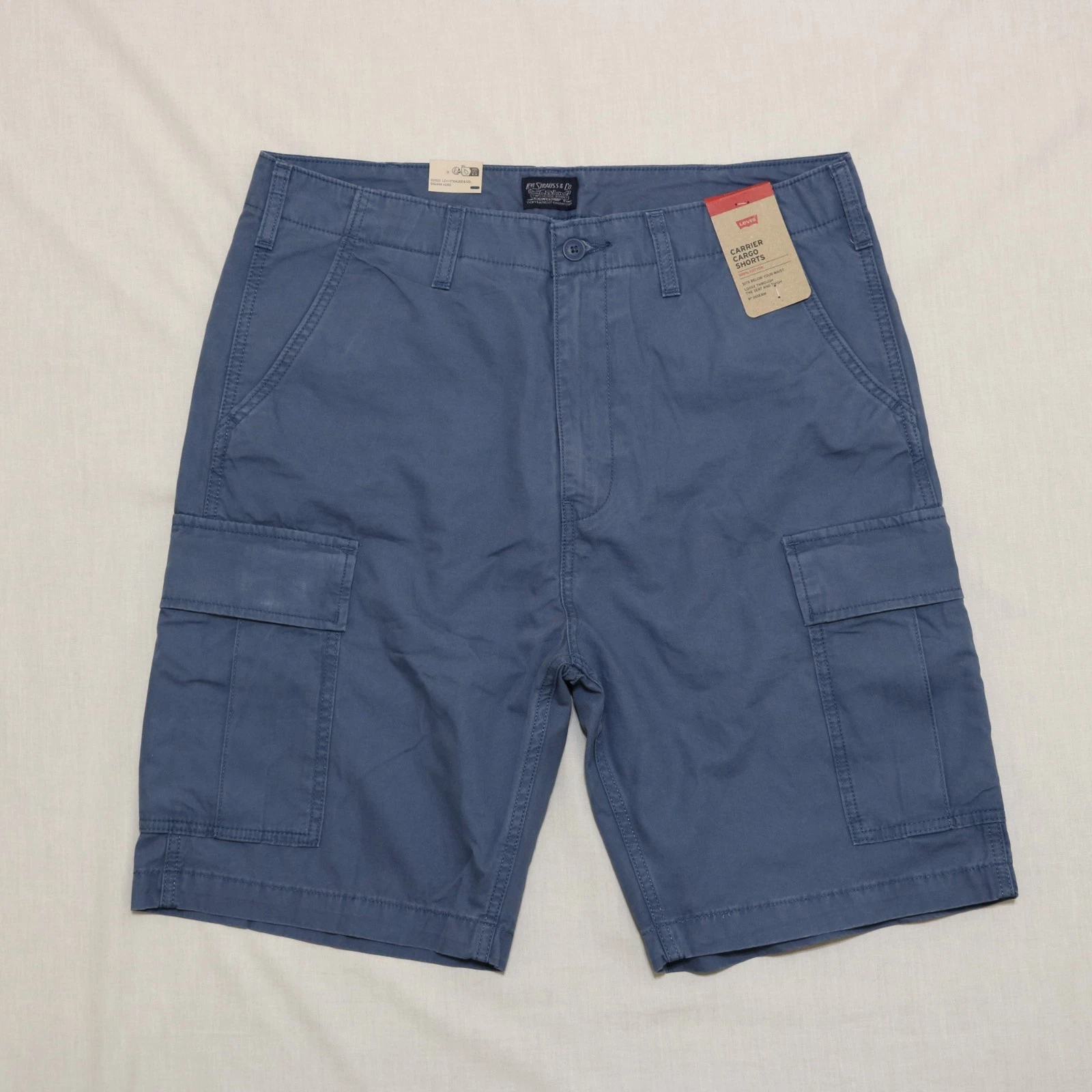 Levi's Men Zipper fly Carrier Cargo shorts size 32, 34 ,36 new with tag