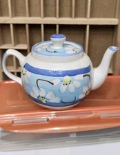 Sweet Vintage Housewares International Ceramic Daisy Teapot W/Lid