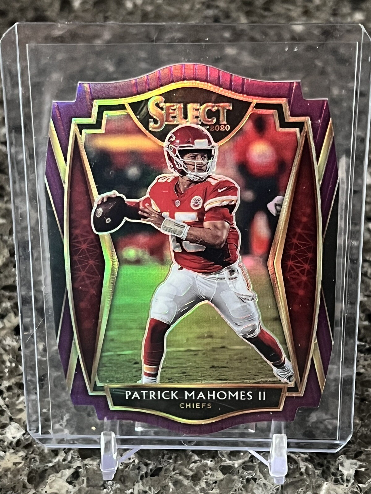 2020 Panini Select Patrick Mahomes #130 Premier Level Die-Cut Purple Prizm