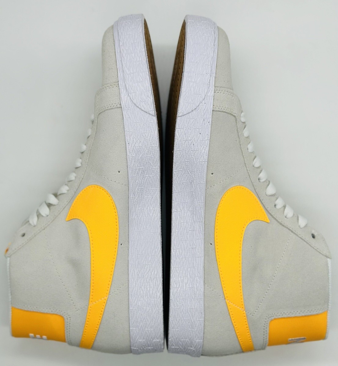 NEW Nike SB Zoom Blazer Mid Summit White Laser Orange 864349  display picture 2
