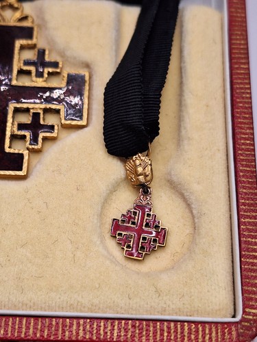 Orden de Caballería del Santo Sepulcro de Jerusalén Gran Cruz con Miniaturas Estuche Cinta - Imagen 6 de 13