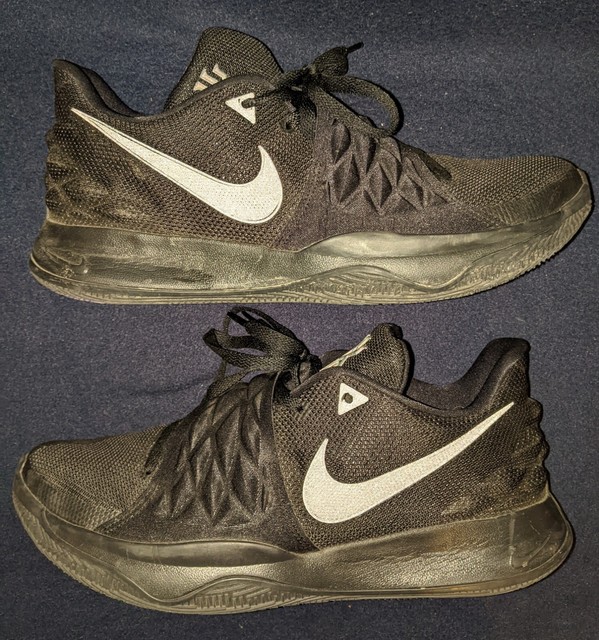 nike kyrie low triple black