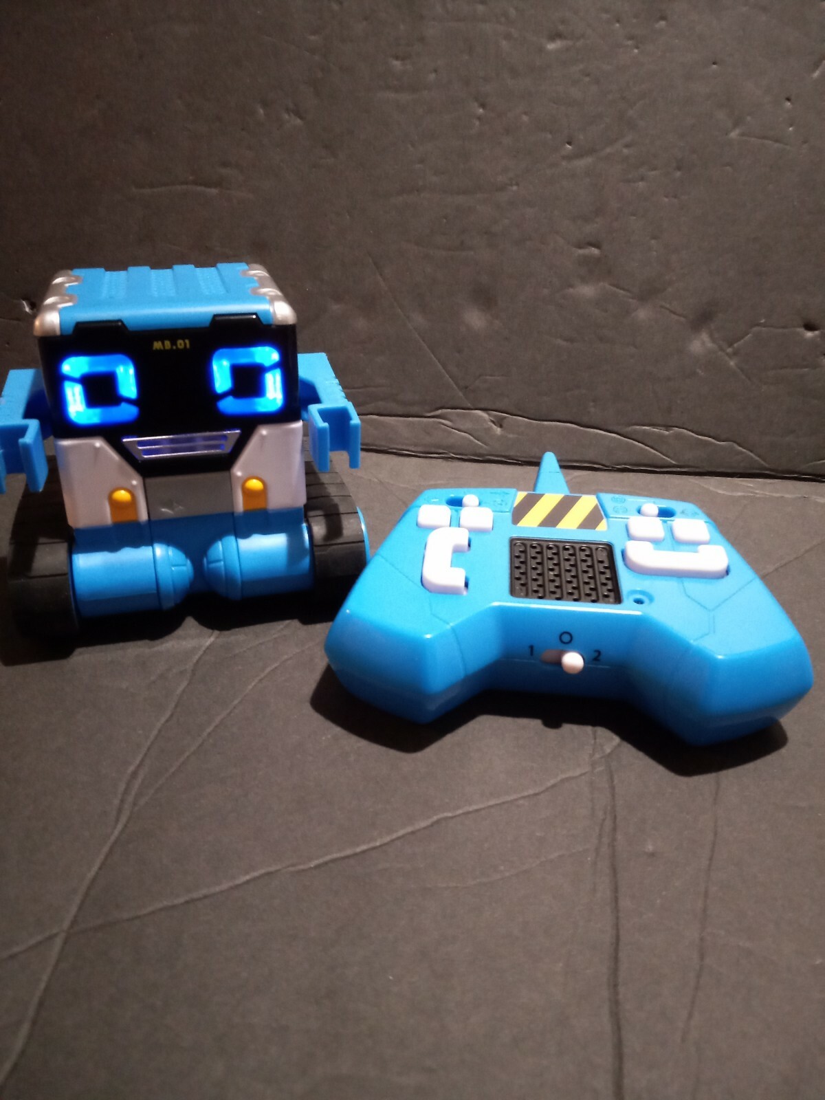Mibro Outlet Really Rad Robots Blue Robot Remote 01 Tested Mb Control
