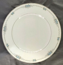 Style House Corsage Pattern Fine China Dinner Plate Gray Vines Blue Roses