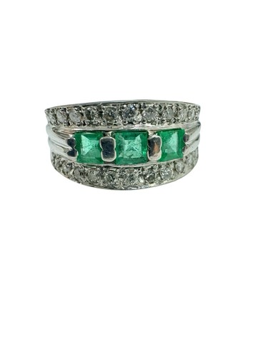 Estate 0.83 ctw Emerald & Diamond Multi Row Platinum Wide-Band Ring - 第 1/6 張圖片