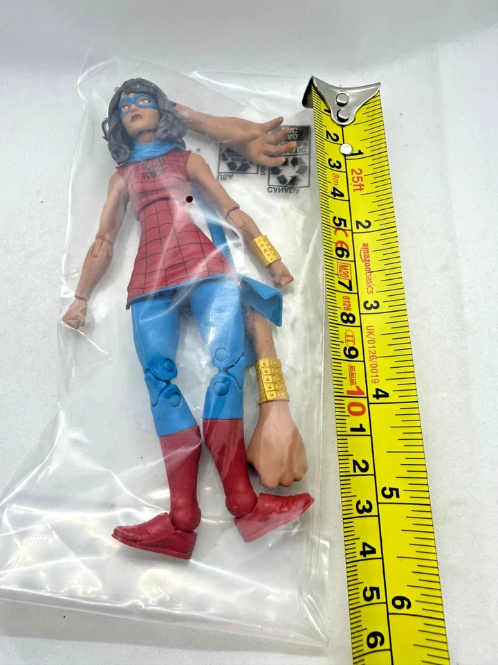 Marvel Legends MS MARVEL KAMALA KHAN Unlimited EXCLUSIVE SPIDER-MAN COSTUME - Image 2 of 4