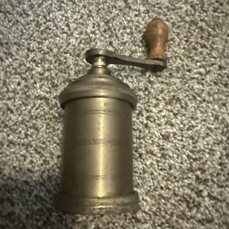 Antique Brass Pepper Spice Mill With Crank 6 1/2” tall pls read