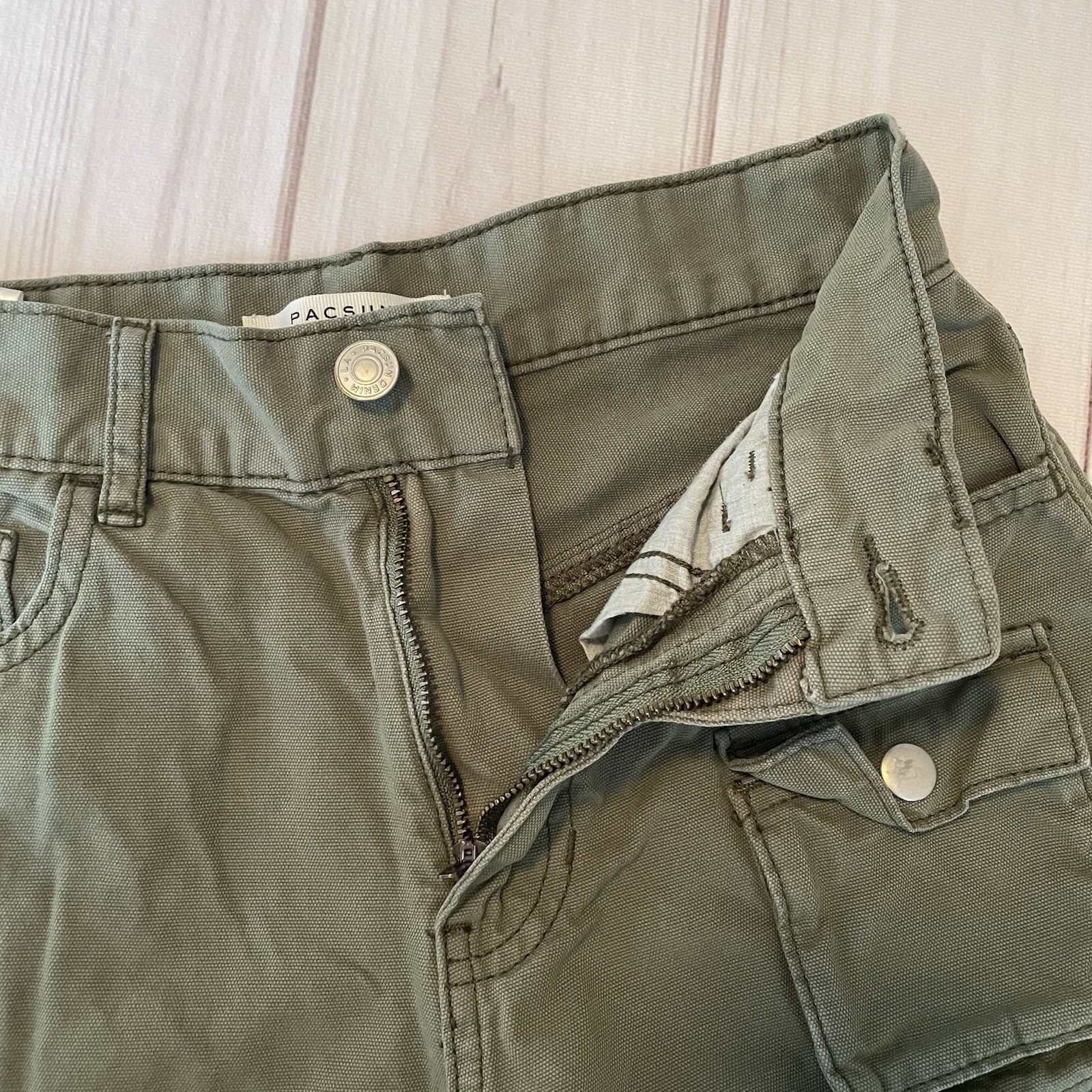 Pacsun Baggy Jordan Bermuda Cargo Shorts Women’s 23 Army Green Pockets y2k 2000s thumbnail 10