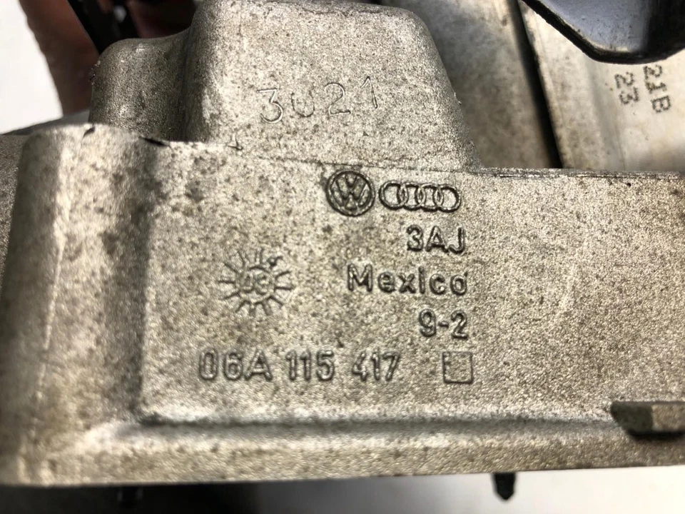 1999 - 2005 Volkswagen Beetle 2.0L Engine Oil Cooler/Oil Filter Housing Assembly - Image 4 of 4