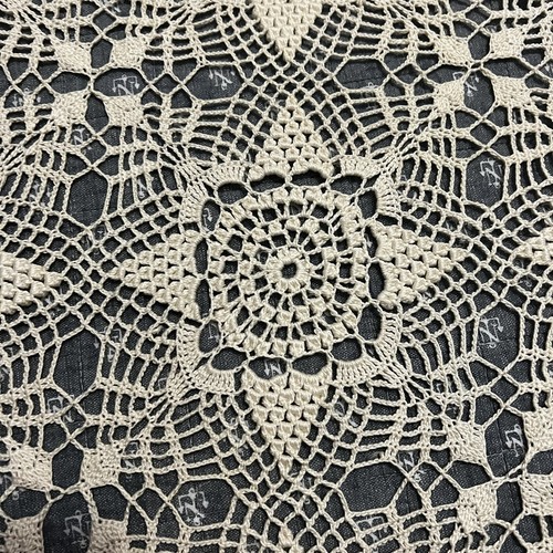 Beautiful Vintage Hand Crocheted Fringe 96x112 Bed Cover Coverlet Beige Large - Picture 4 of 9