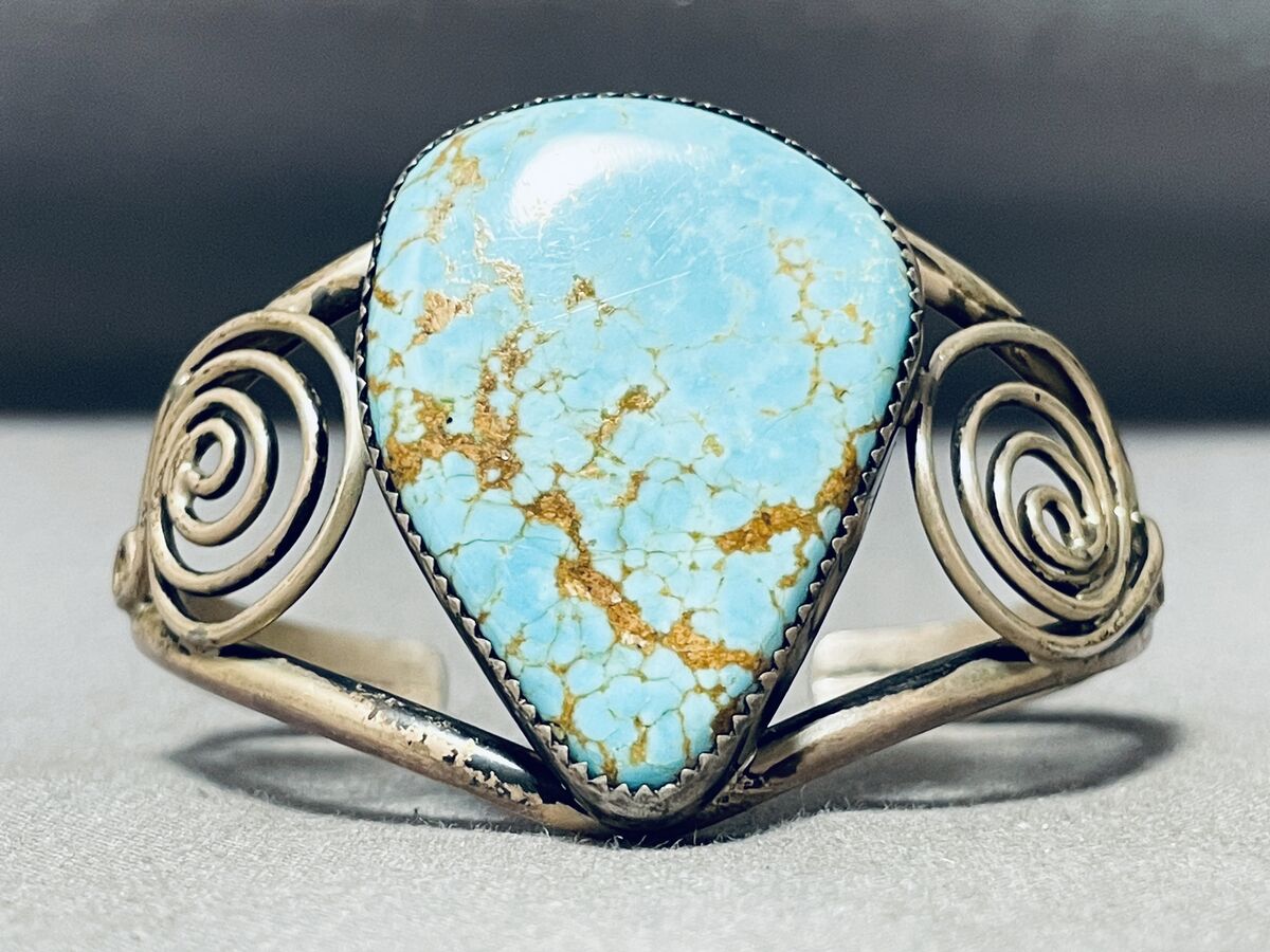 One Best Vintage Native American Navajo #8 Turquoise Heishi Necklace One Best Vintage Native American Navajo #8 Turquoise Heishi Necklace