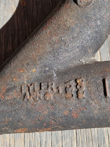 Antique Charlotte NH20 3-3/8" Wide-Water Pipe Cast Iron 6.5" long, Side 2-3/8"w - Picture 2 of 12