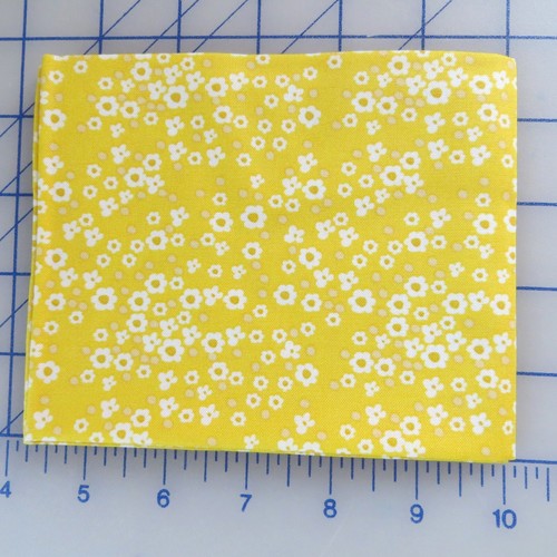 Florals & Novelties Fat 1/4's By Riley Blake, $3.99 Ships Any Amount Of Fabric. - Picture 47 of 129