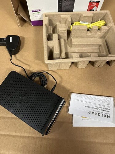 NETGEAR C3700v2 N600 Wireless WiFi Docsis 3.0 Cable Modem Router - Picture 3 of 4