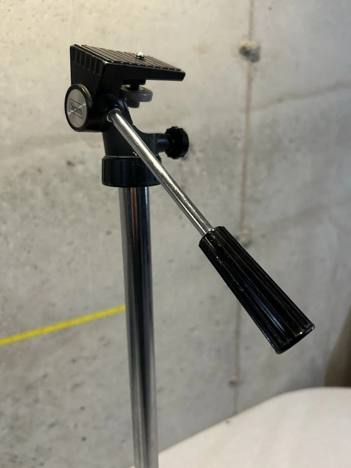 Vintage 1960s Quick-Set Tripod Pan Tilt Head Made in Skokie, IL & Sold by Sears - Image 2 of 4