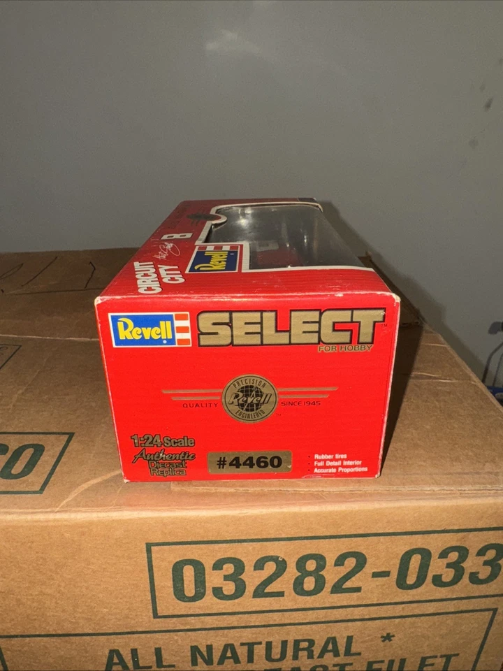 Revell Select 1:24 Scale Diecast Replica Circuit City Limited Edition - Image 3 of 4
