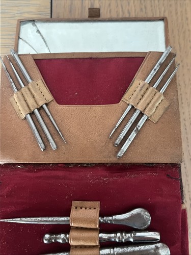 Trousse Ancien Nécessaire à Couture de voyage en cuir - Afbeelding 3 van 10