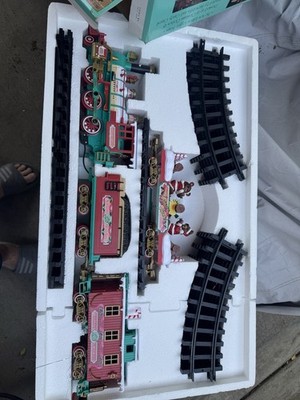 1996 New Bright The Logger Bears Express Musical Holiday Train Set  No. 181 Xmas