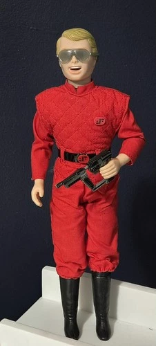 RARE Vintage "V" Enemy Visitor 12-inch Action Figure w Gun and Shades PRISTINE