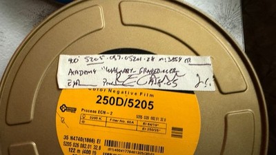 Kodak Eastman Vision 2- 5205 35mm Movie Film Stock 400' load old stock Recan