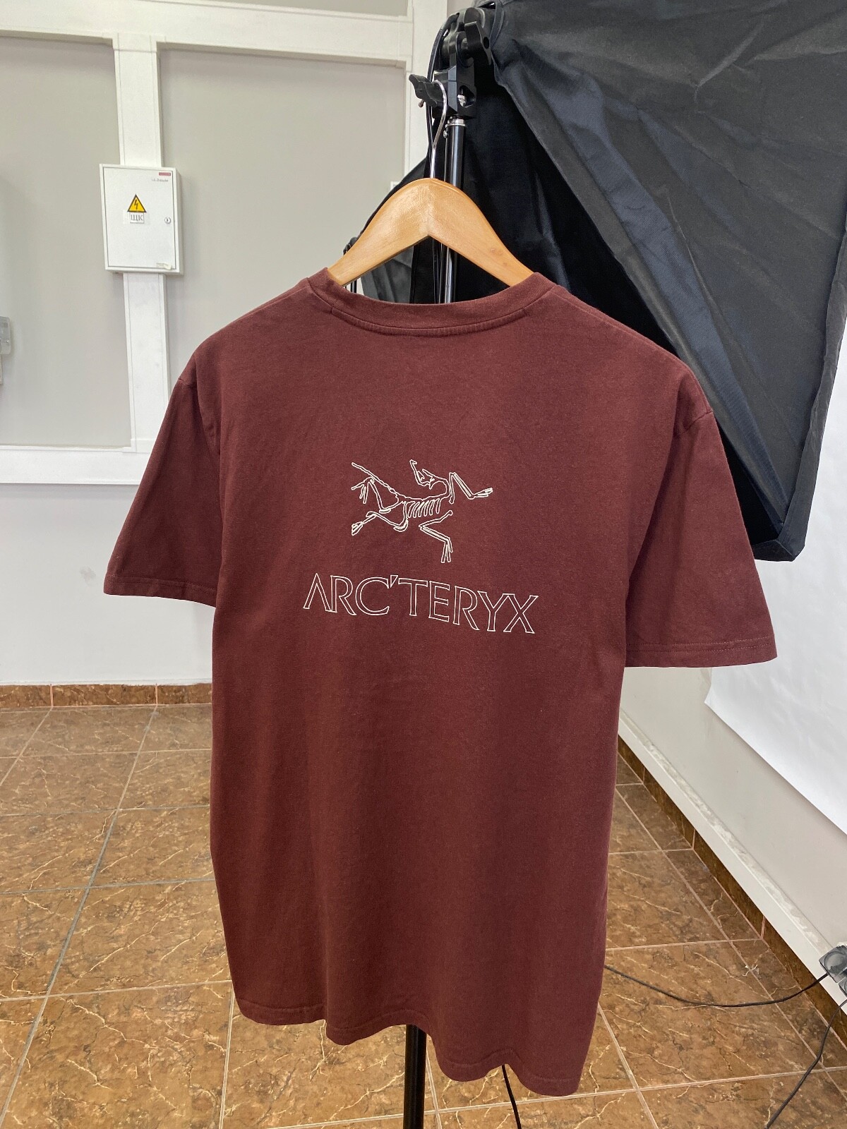 ARC'TERYX T shirt Y2K Arc’teryx outdoor rara retrò hype taglia M colore marrone