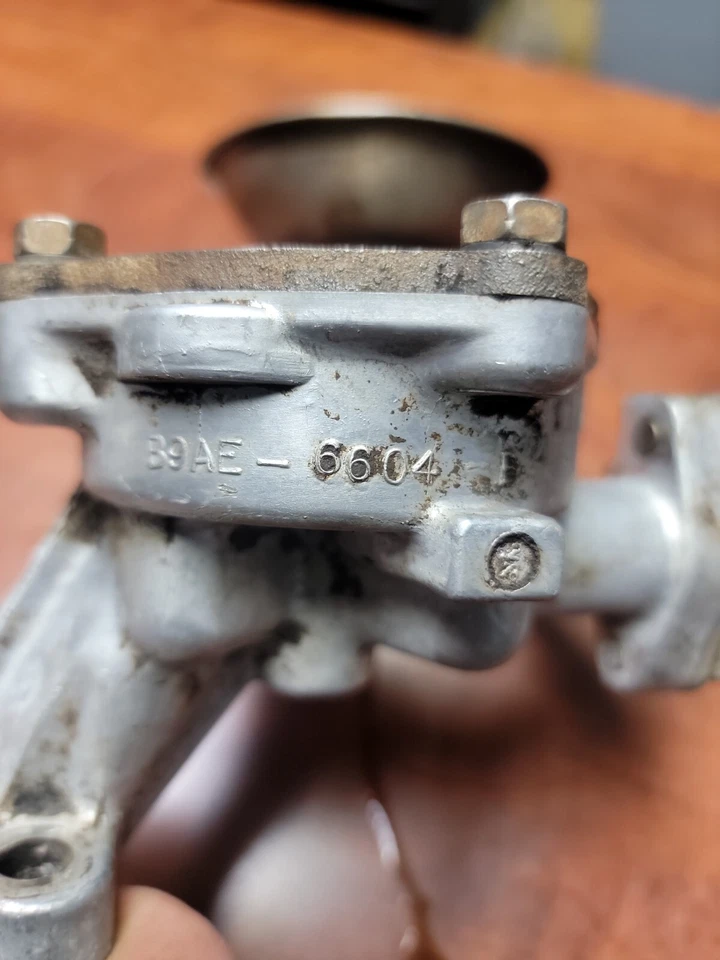 1961-1968 Lincoln Continental Oil Pickup tela e tubo (C1VE6622A) B9AE-6604-B - Imagem 3 de 4