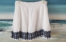 Old Navy Ladies M White Blue Embroidered Hem Lined Casual Skirt