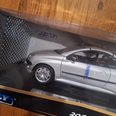EXTREMELY RARE Welly Peugeot 206 CC Silver met 1:18 Die Cast NEW