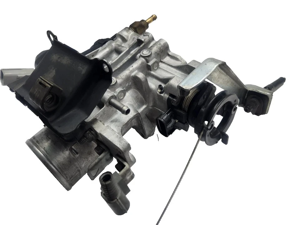 Lexus IS300 GS300 2000-2004 Fuel Injection Throttle Body Oem - Image 4 of 4