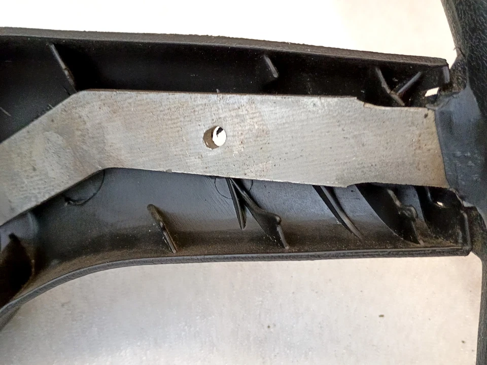 Direção skinny 80-86 - Estado quase novo na caixa - F150 F250 F350 Bronco fabricante de equipamento original - Imagem 4 de 4