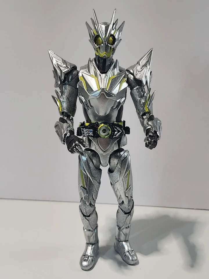 Bandai S.H. Tolva de racimo de metal Figuarts Kamen Rider Zero One Foto 2 de 4
