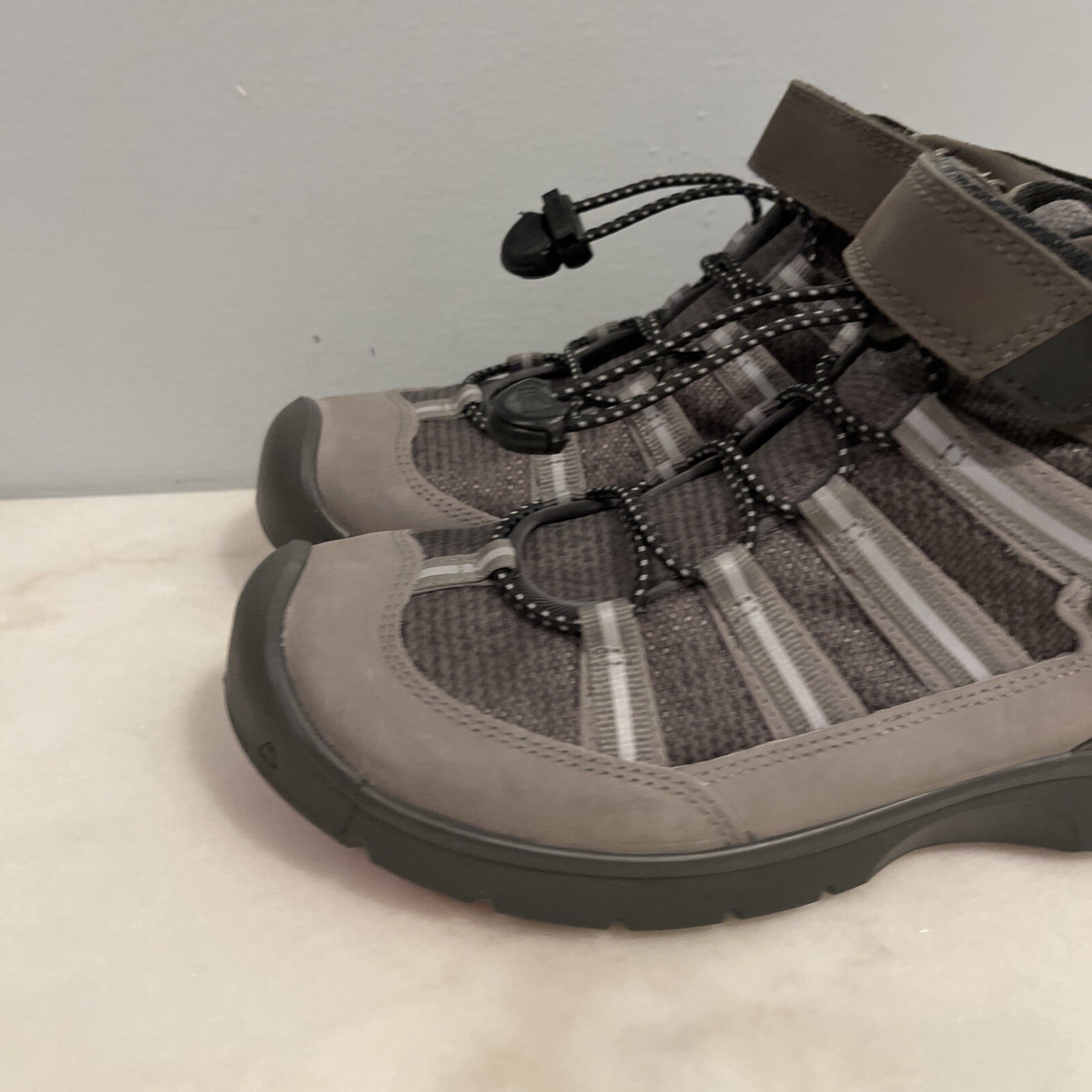 Sneakers alte Keen HikePort 2 grigie nuove senza scatola taglia 5 stile: 1022782