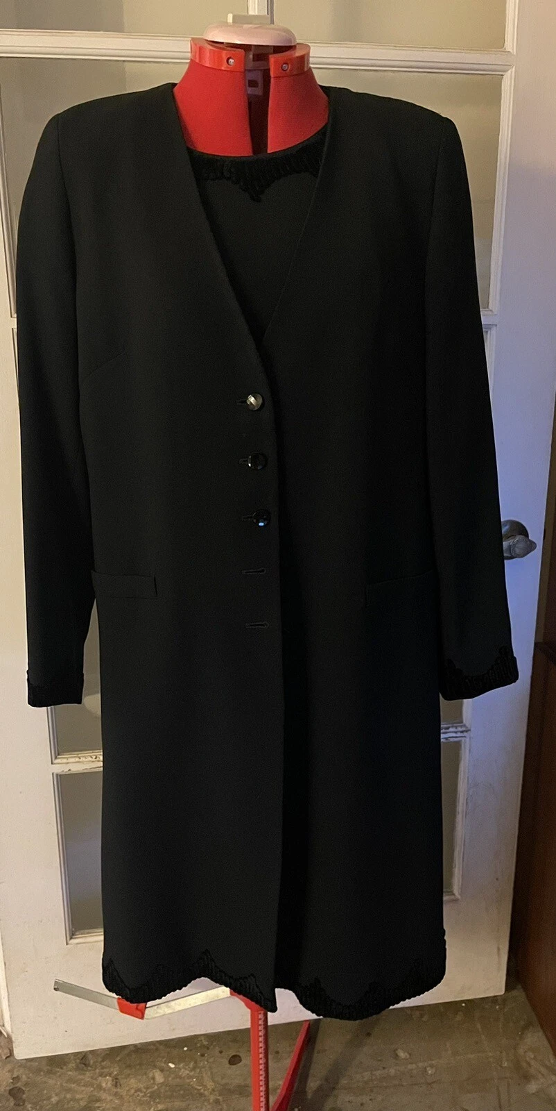 Abito e soprabito Valentino Miss V con accenti di velluto Made in Italy