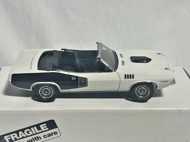 VERY RARE Danbury Mint 1971 Plymouth Hemi CUDA Convertible, White