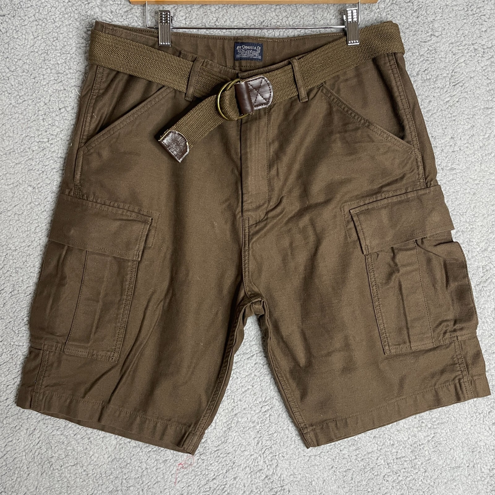 Levi's Mens Carrier Loose Fit Cargo Shorts Brown 33 w… Gem
