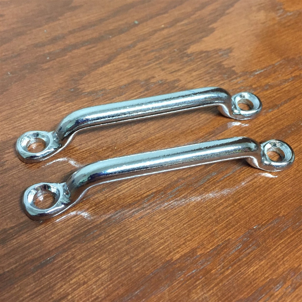 レア　ポンティアックスター　NOS 　フォード　GM NOS FORD 62-64 THUNDERBIRD LOOP (FOOTMAN) ON CONSOLE COVER