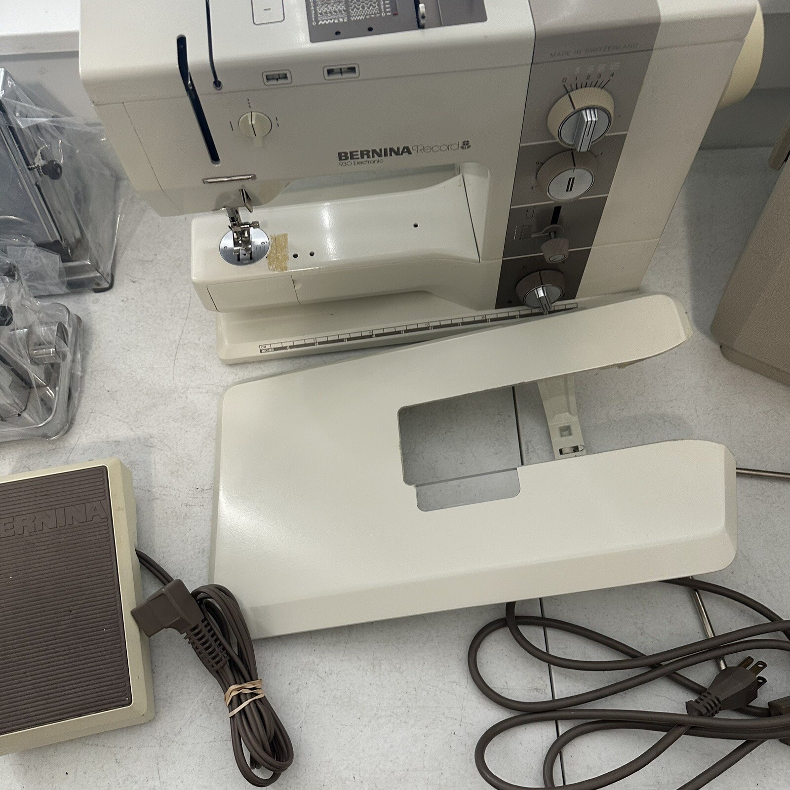 Vintage BERNINA Record 930 Electronic Sewing Machine W/ Case Works