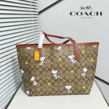 Coach NWT Peanuts Snoopy Multi Tote Bag Signature Canvas Khaki/Redwood CF166