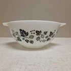 Vintage Pyrex Black and White Gooseberry #442 Cinderella 1½ Quart Bowl