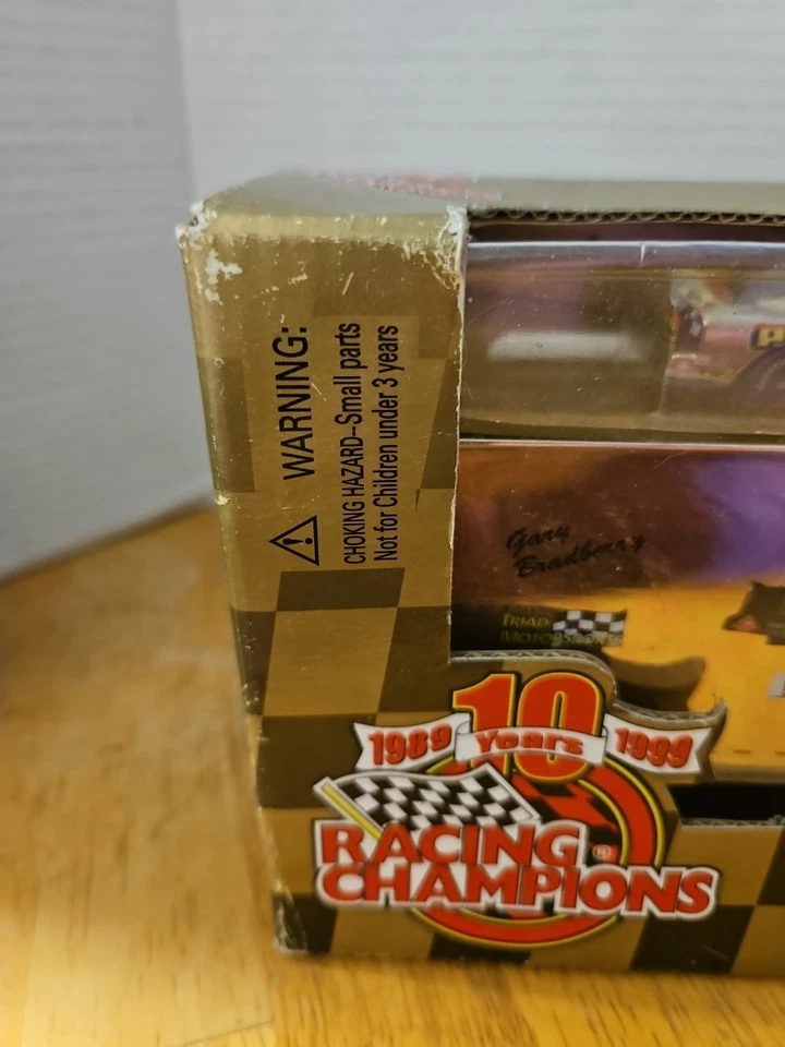 1998 Гоночные чемпионы NASCAR Золотая серия #78 Bradberry 1:64 транспортер с автомобилем - Изображение 2 из 4