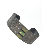 Vintage Navajo Tufa Cast Sterling Silver & Green Turquoise Cuff bracelet-Arrows
