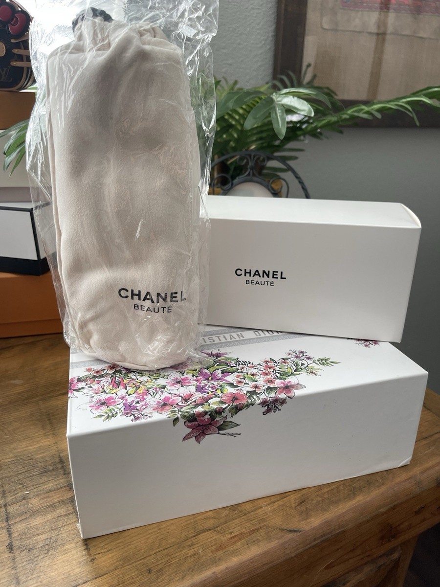 Chanel Beauty Big Logo Blanket Pouch Set Box White Japan