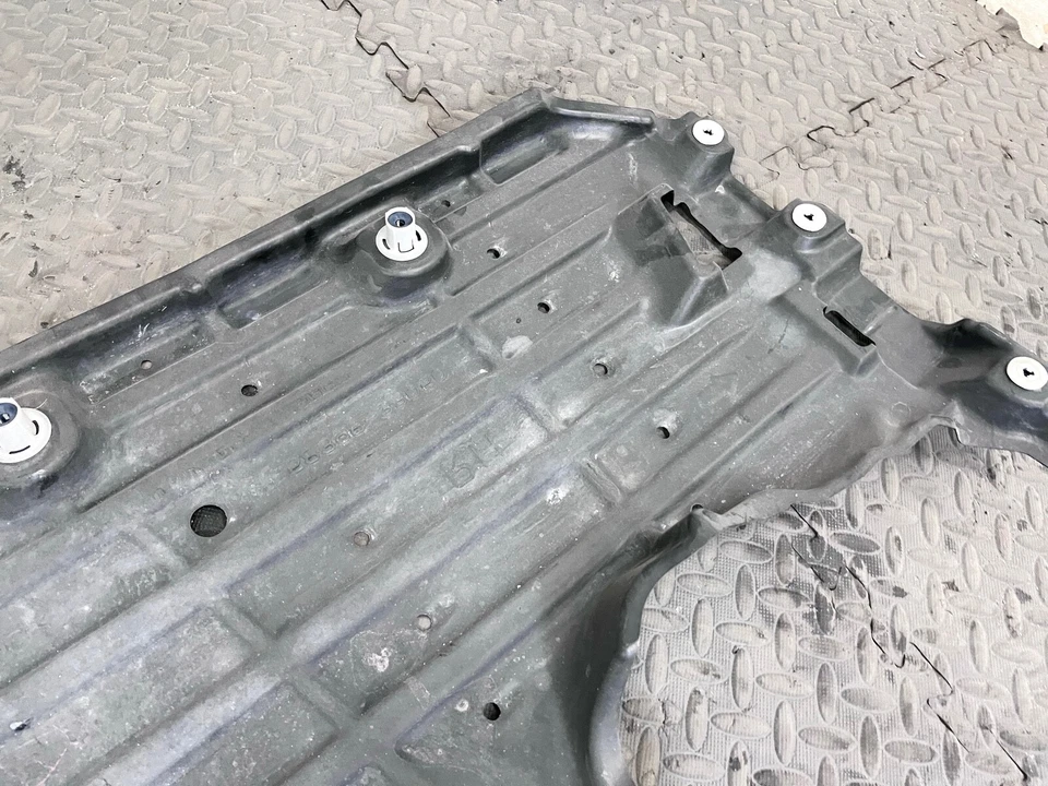 15-18 LEXUS ES350 ES REAR RIGHT RH SIDE FLOOR UNDER BODY SPLASH SHIELD COVER OEM - Image 3 of 4