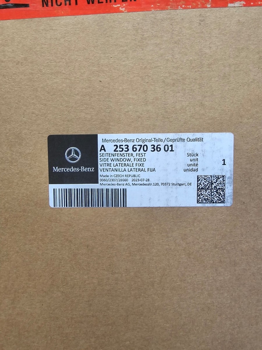 Mercedes benz quarter glass right side 2016-2022 glc a2536703601 